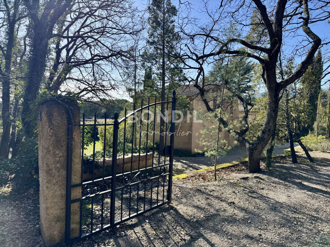 Maison à LA BASTIDE-DES-JOURDANS