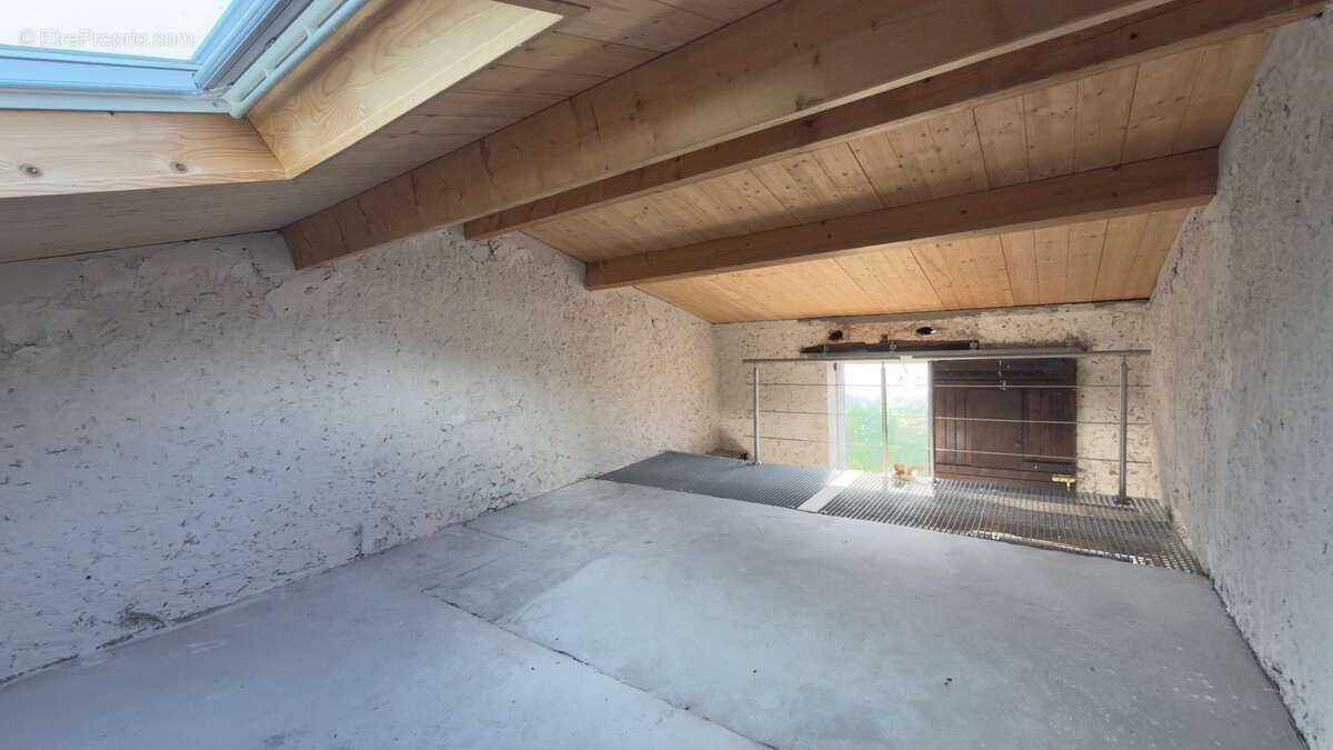 172 m2 - Grand potentiel - Toiture neuve - 10 couchages - Jardinet - photo 10