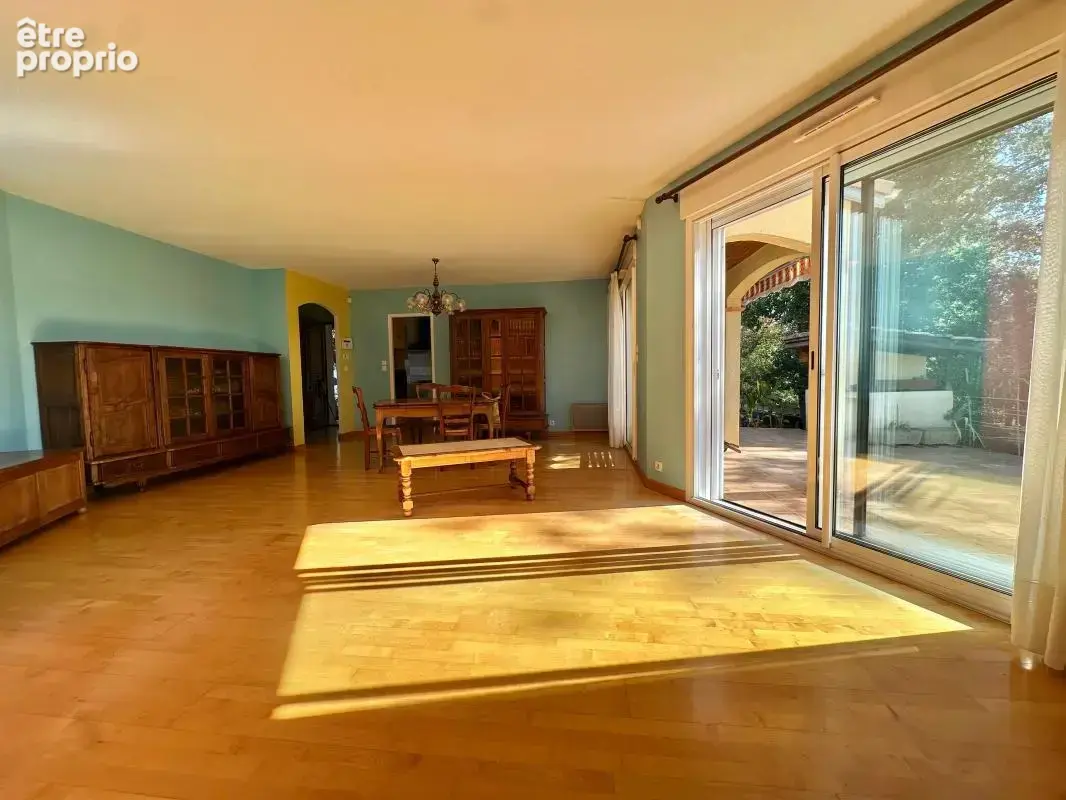 LE LHERM – Maison T5 de plain-pied avec grand terrain - photo 4