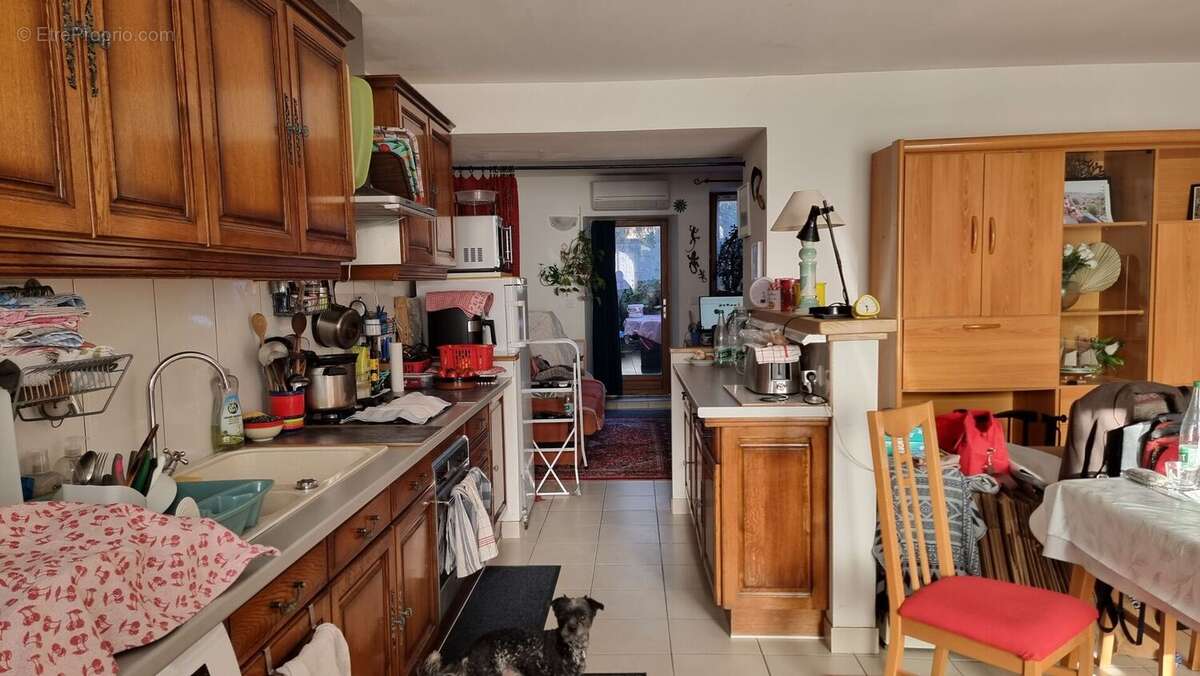 Pièce à vivre avec cuisine - Maison à LACAPELLE-MARIVAL