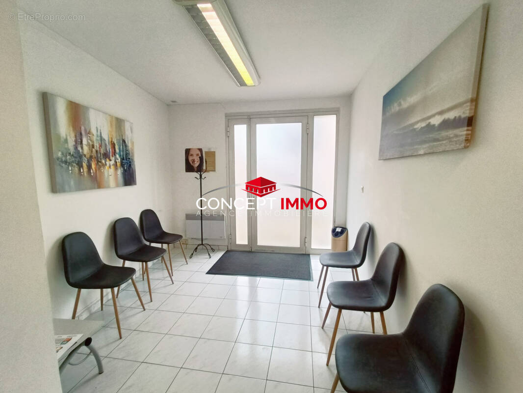 Commerce à SOLLIES-PONT