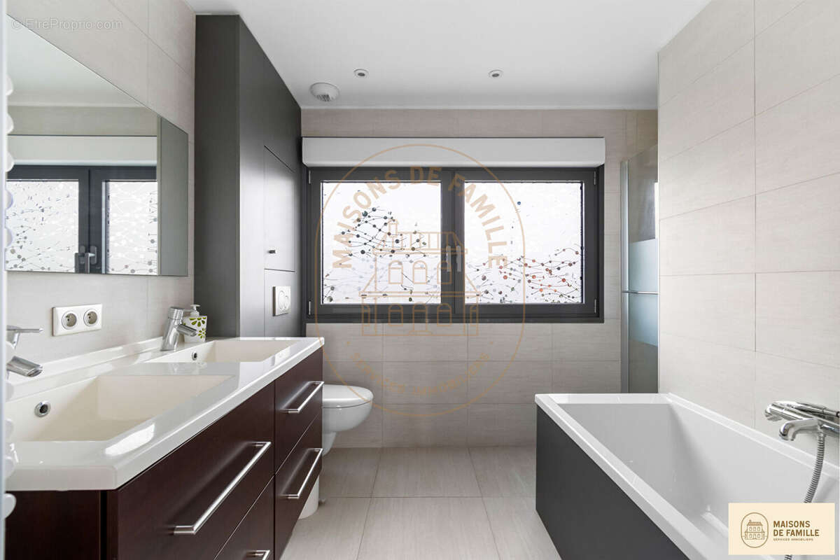 Maison à LE VESINET