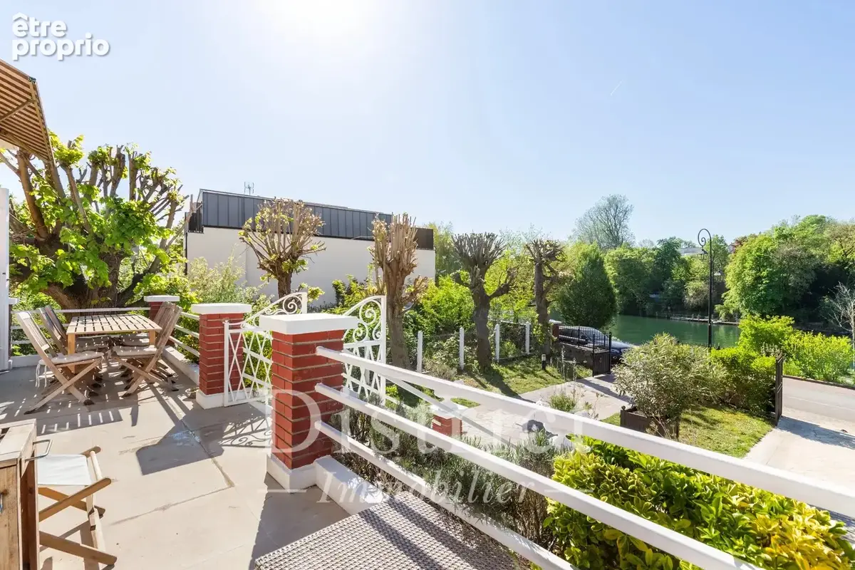 Belle propriété sur les bords de Marne. Maison de 432 m² sur 917 m² de terrain. - photo 13