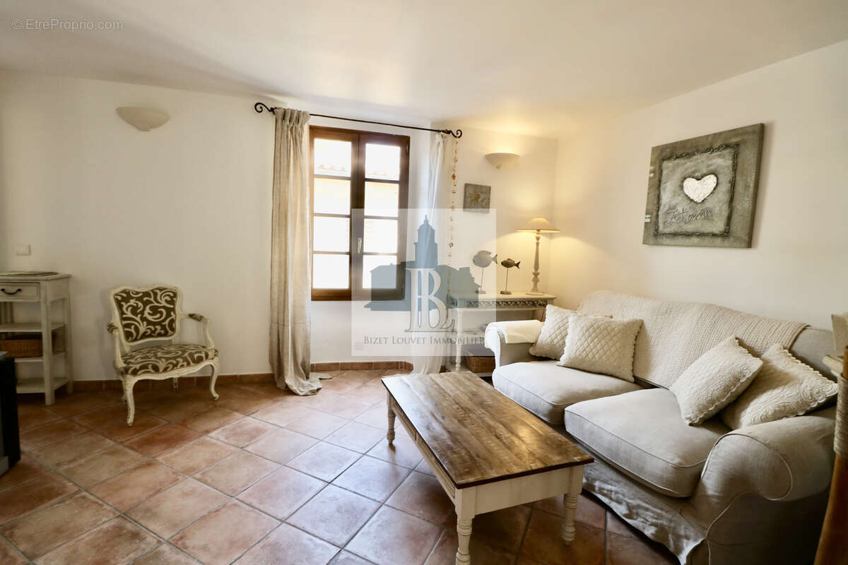 Exclusivité, Saint-Tropez, appartement au coeur du village - photo 3