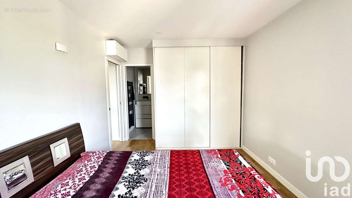 Photo 8 - Appartement à COURBEVOIE