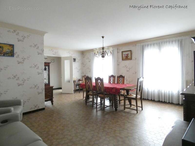 Maison à LA ROCHE-BLANCHE