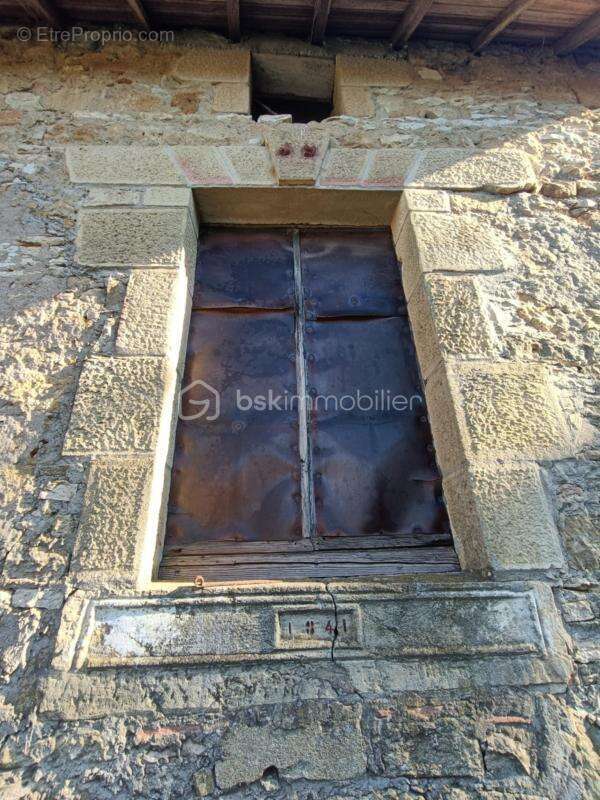 Maison à SAINT-JULIEN-DE-LAMPON