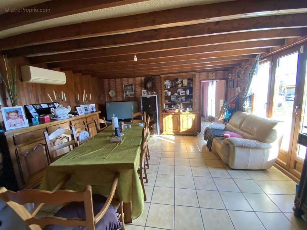 Maison à REUILLY