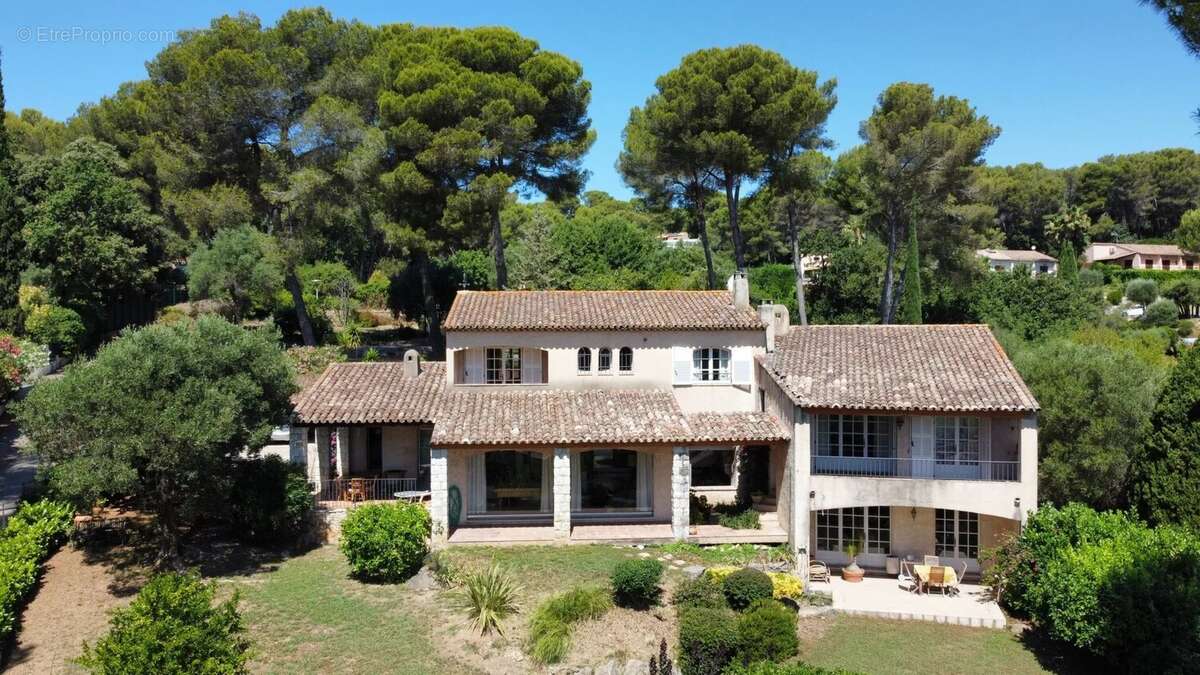 Propriété de caractère à Antibes – Quartier Eucalyptus - photo 2