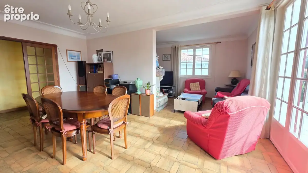 Anglet Maison de 202 m²  9 pièces  Fort potentiel - photo 3