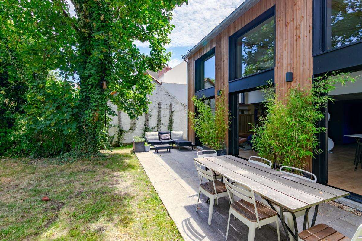 Maison familiale avec garage - photo 2