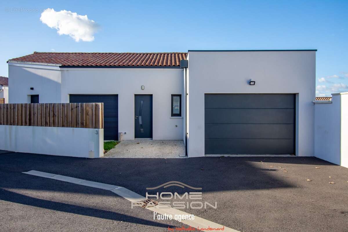 Maison à VAUX-SUR-MER