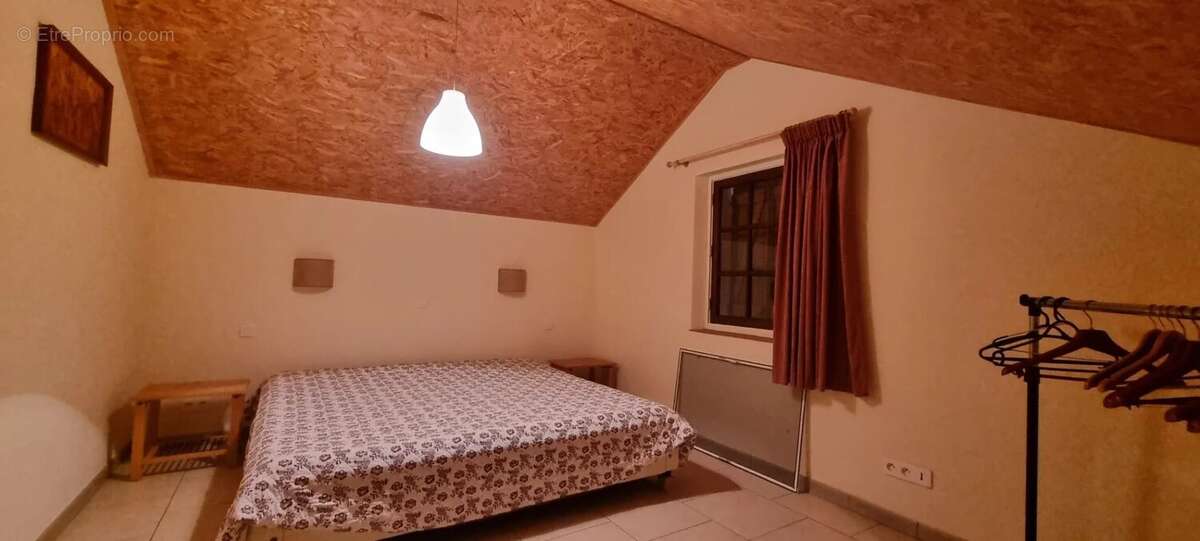 Maison à CASTELNAU-MONTRATIER