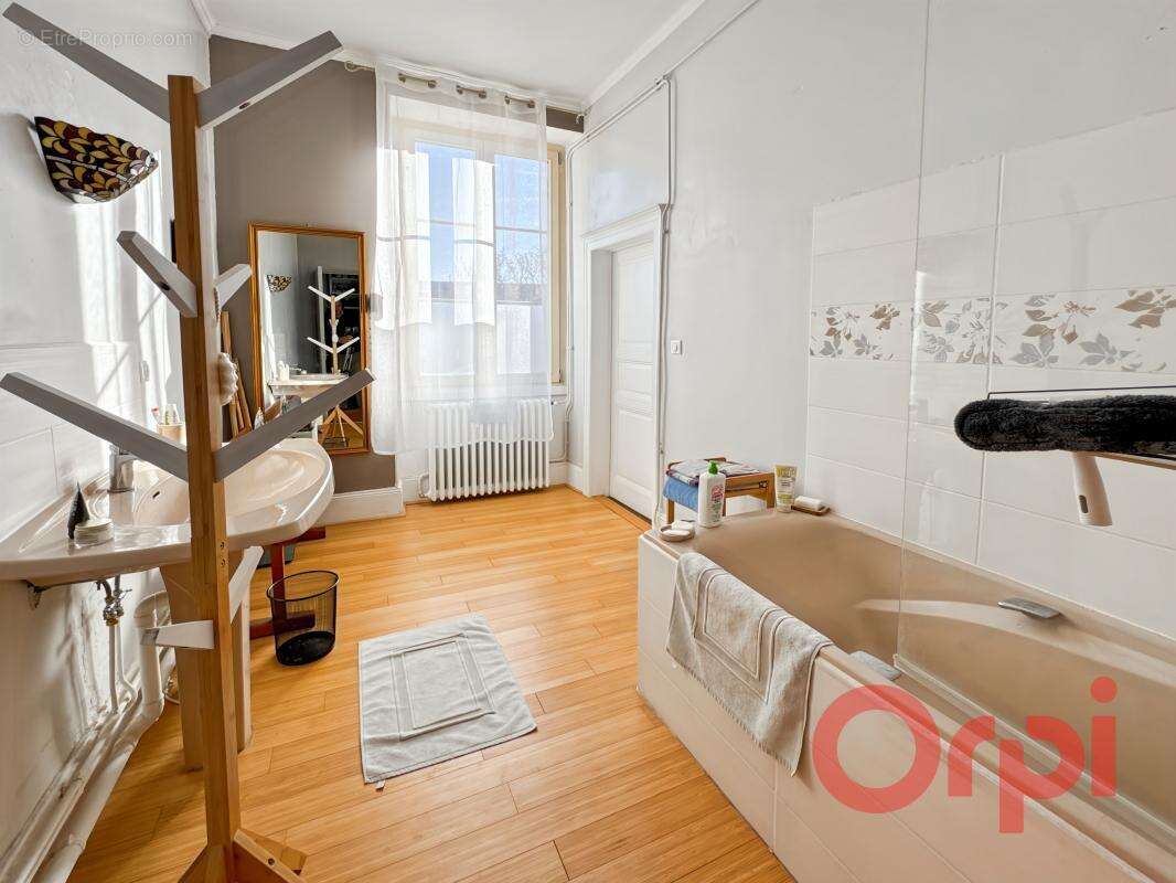 Maison à SAINT-AMAND-MONTROND