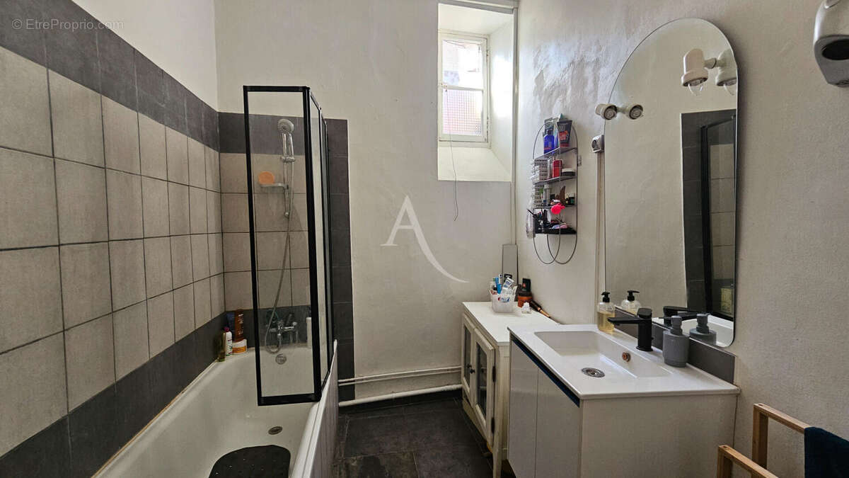 NIMES Appartement  5 pièce(s) 116.04 m2 - photo 8