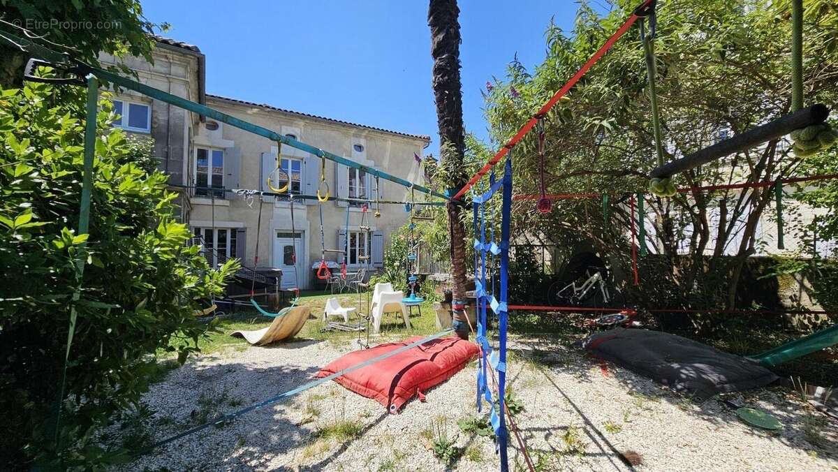 Photo 3 - Maison à BARBEZIEUX-SAINT-HILAIRE