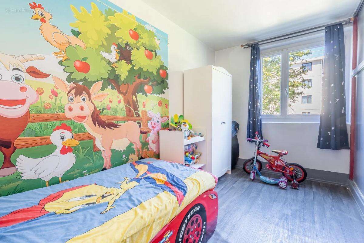 Appartement à CLICHY-SOUS-BOIS