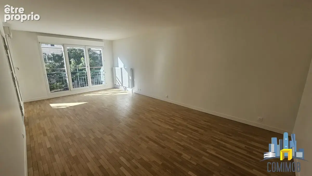 Appartement à COURBEVOIE