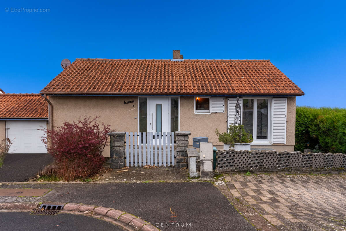 Maison à MONTOIS-LA-MONTAGNE