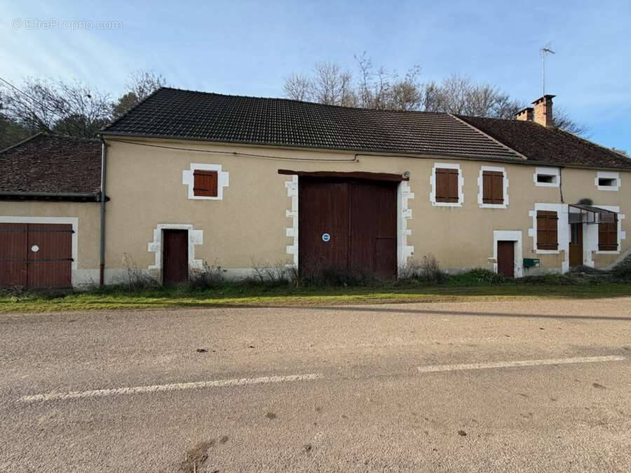 Maison à BRINON-SUR-BEUVRON