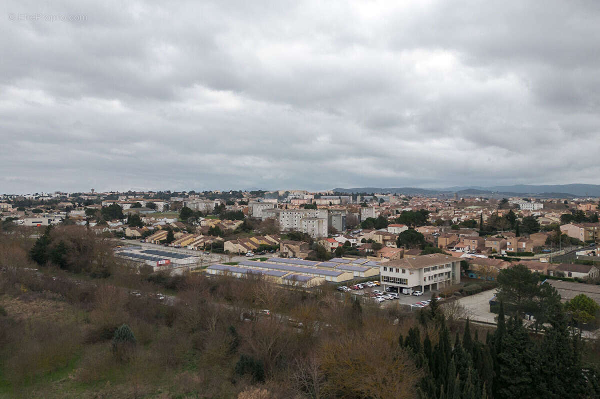 Terrain à CARCASSONNE