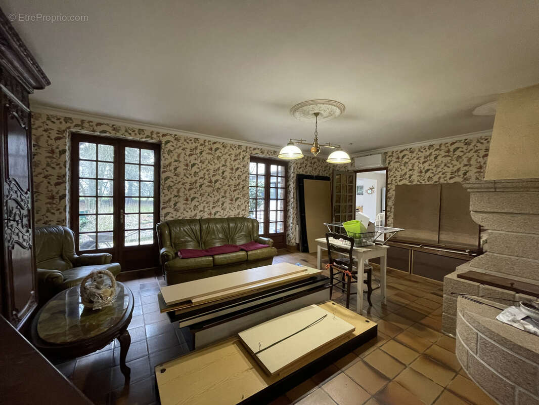 Maison à SAINT-GEORGES-BUTTAVENT