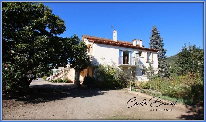 Maison à REYNES
