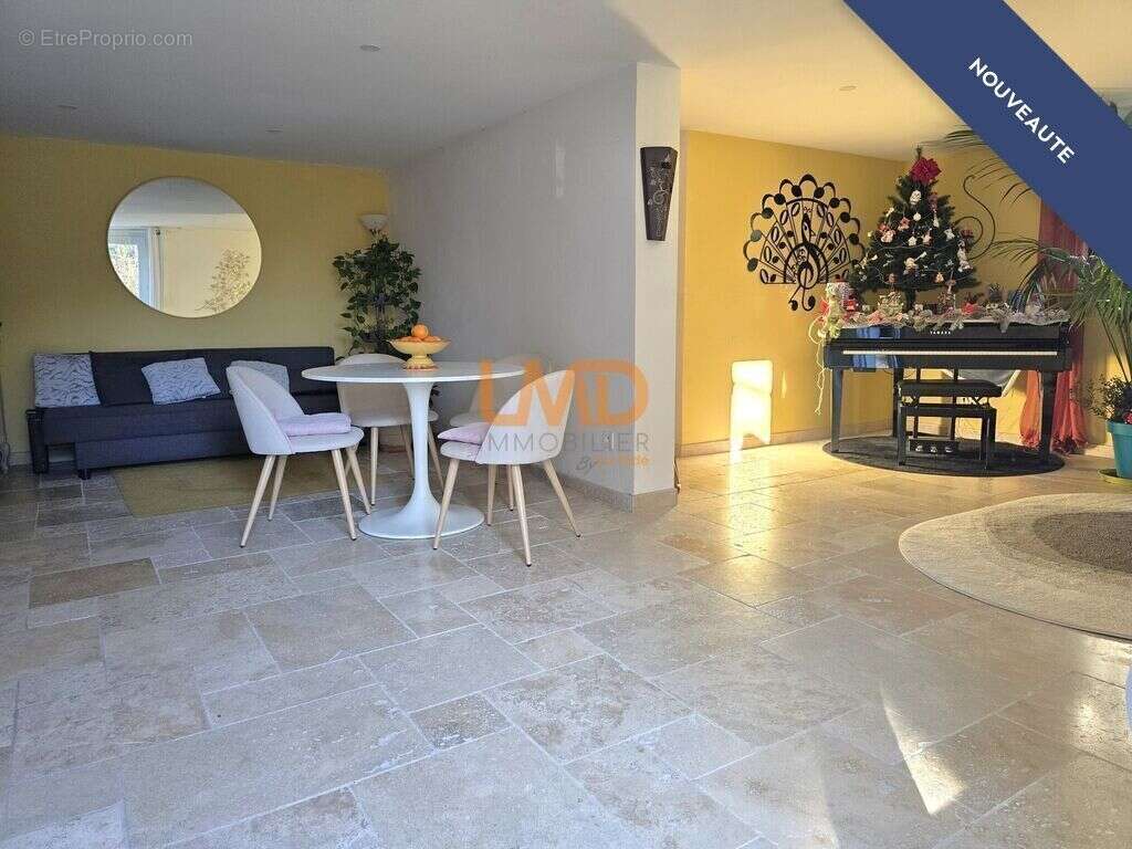 Maison à MORIERES-LES-AVIGNON