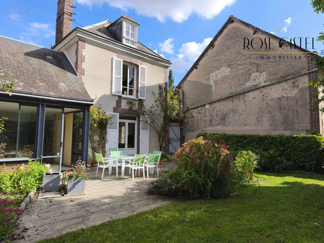 Maison 246 m² à Chartres  - photo 2