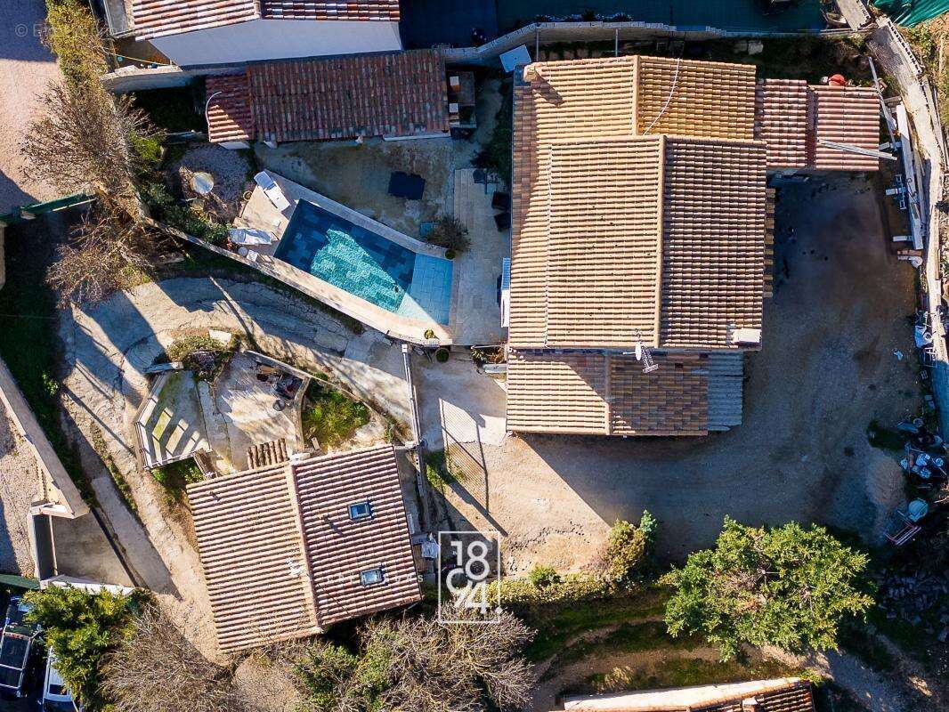 Maison à SAINT-ZACHARIE