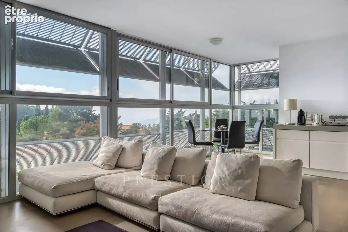 Eze, 2 pieces vue mer avec solarium sur le toit,  cave, parking possible - photo 8