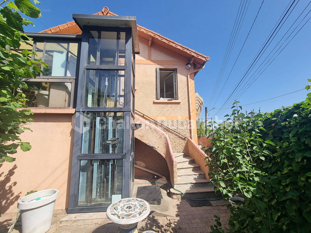 Maison à RIORGES