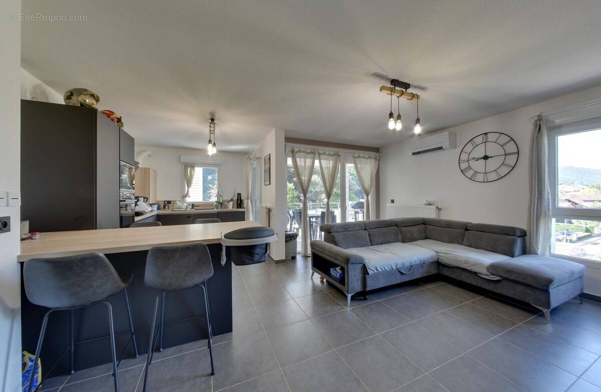 Appartement à VILLARD-BONNOT