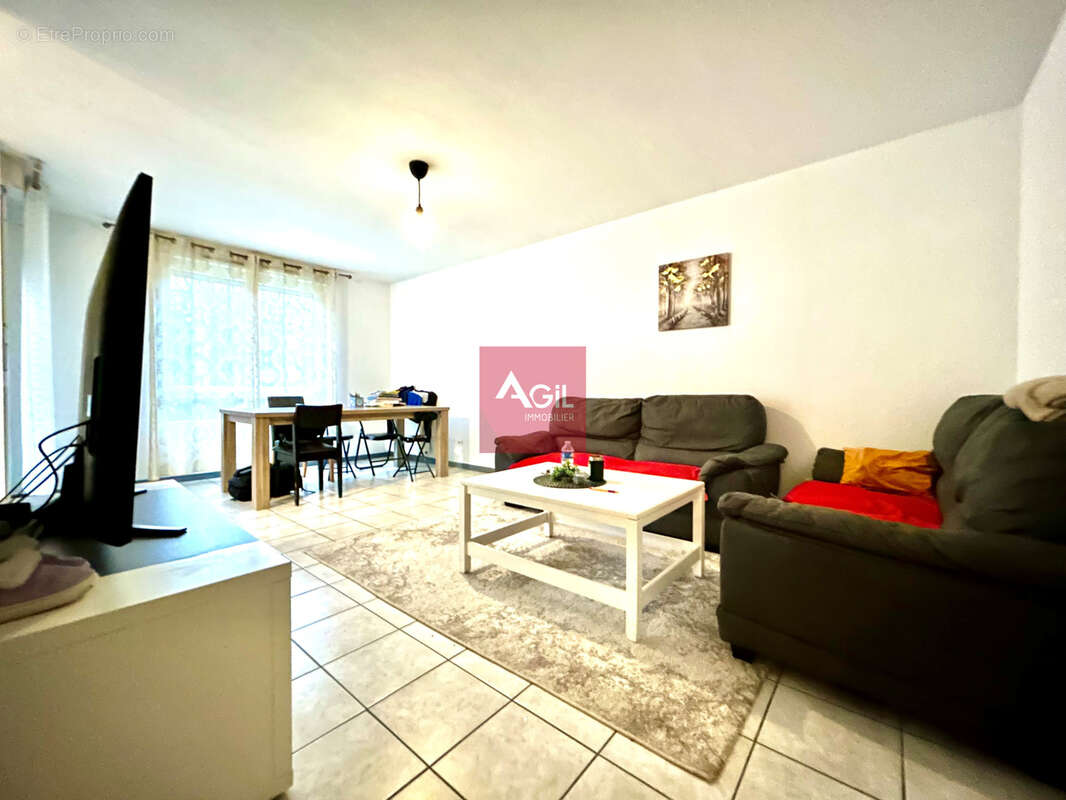 GRENOBLE - T3 de 67m2 avec grand balcon. - photo 3