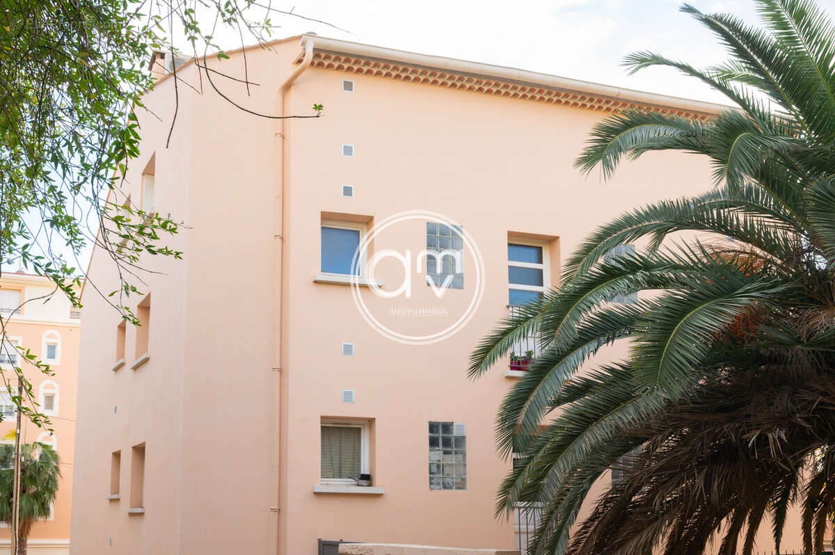 Hyères Ouest appartement 2P dernier étage - photo 6
