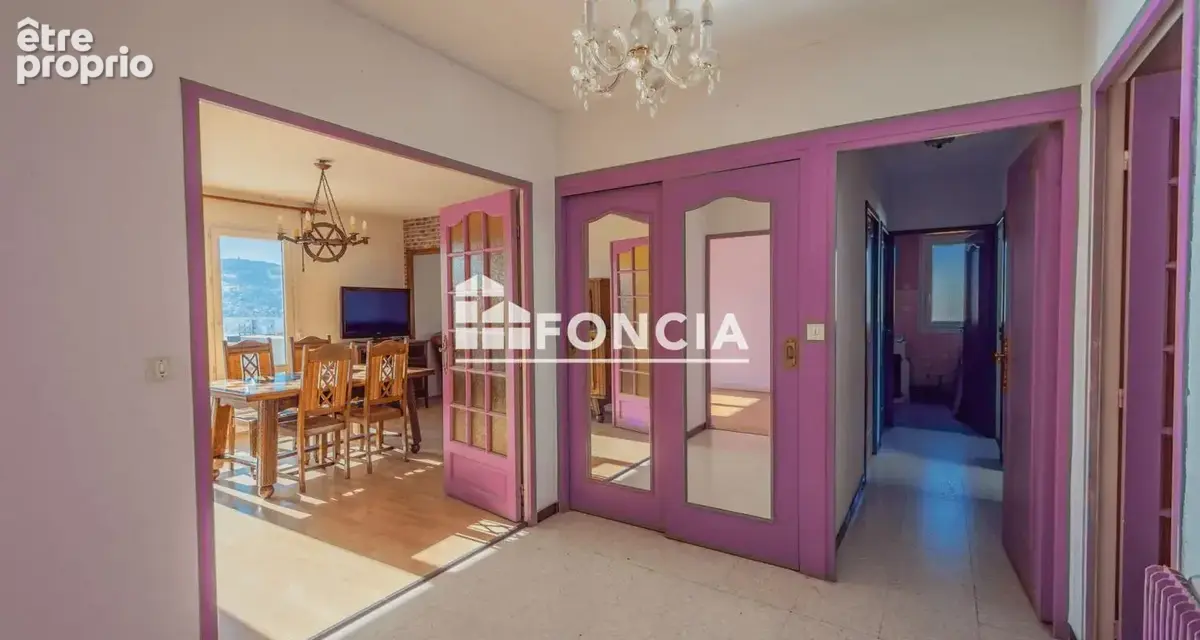 T4 à rénover avec balcon et garage – Centre Firminy - photo 2