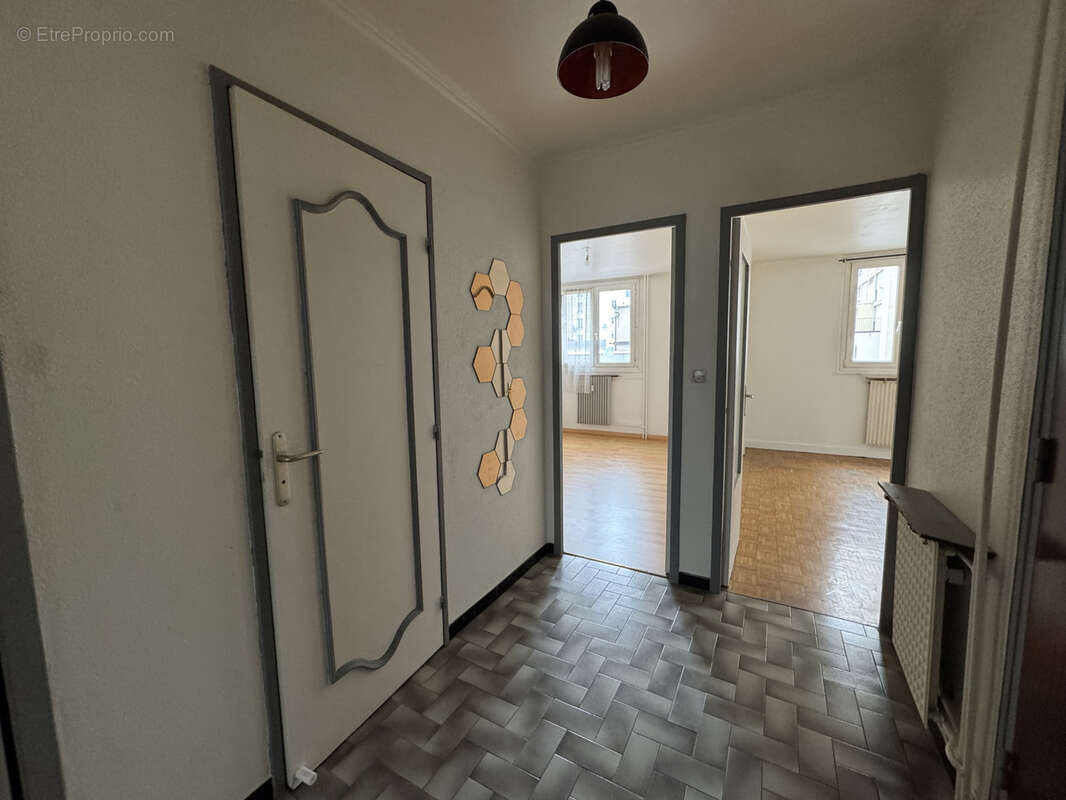 Appartement à SAINT-ETIENNE