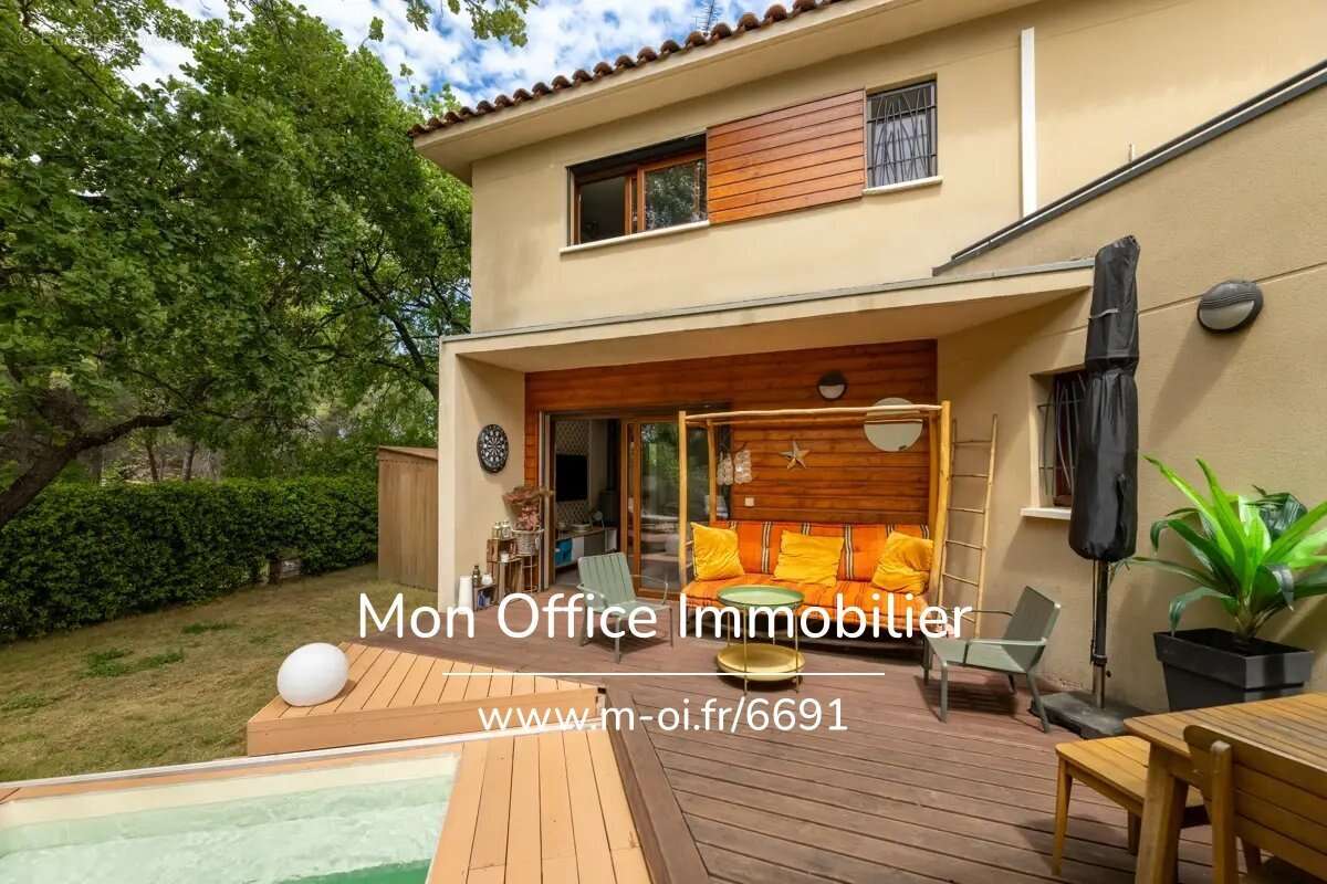 Référence : 7075-ABO - Saint-Cannat – Maison récente de 5 pièces avec jardin, piscine, garage + 3 places de stationnement privat - photo 2
