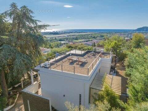 Maison à MANDELIEU-LA-NAPOULE