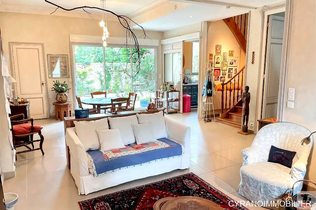 Maison de ville, 207m2 hab, 5/6 chambres - photo 4