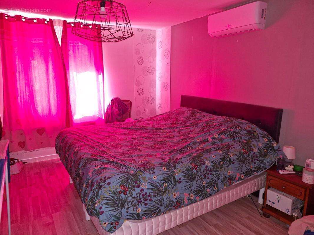 Maison  7 pièce(s) 191 m2  Terrain 475 m² + 5 ares - photo 15