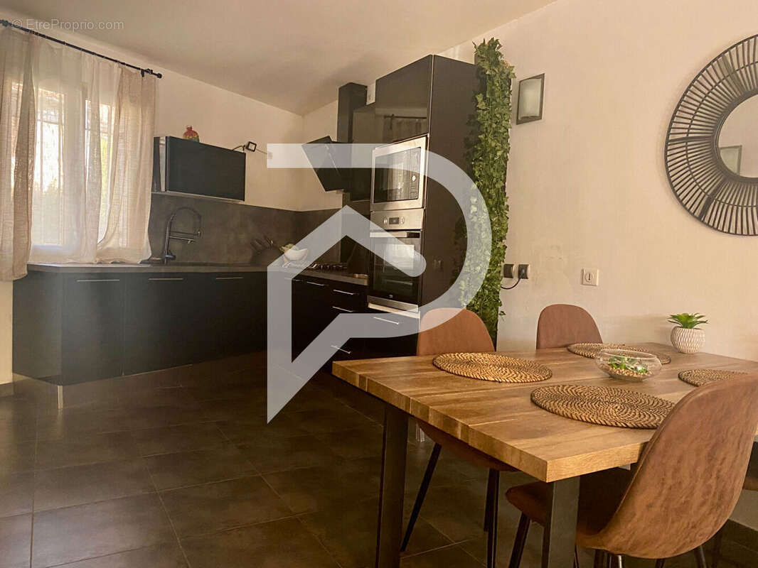 Maison à VILLELAURE