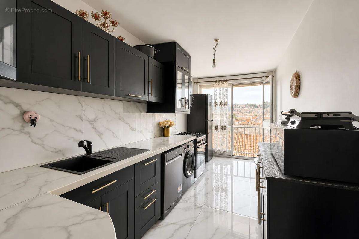 Superbe appartement rénové avec vue panoramique - photo 5