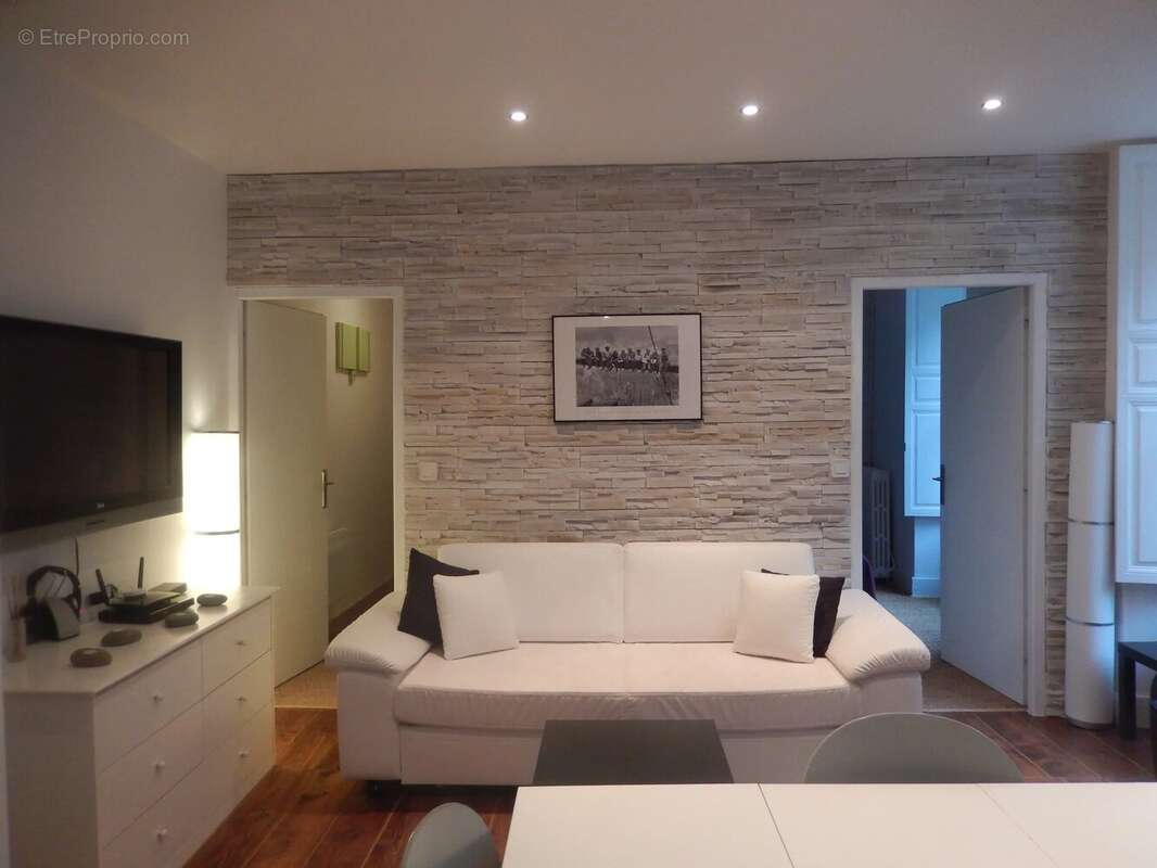 Appartement à EAUX-BONNES