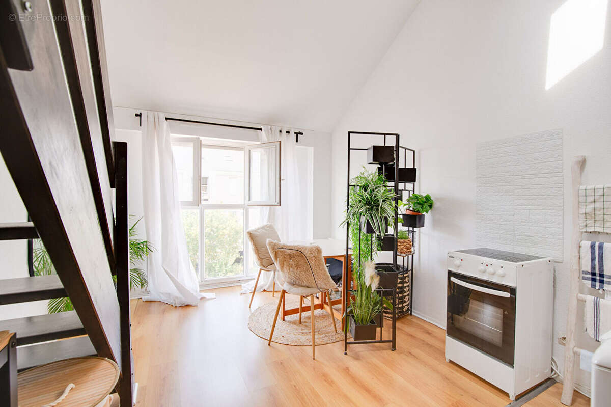 A vendre nantes cite des congres type 2 en duplex avec parking et locataire en place - photo 2