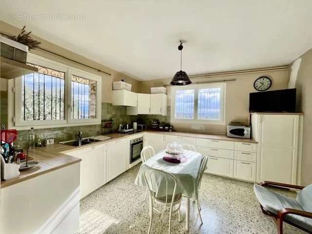 Maison à SAINT-SATURNIN-LES-APT