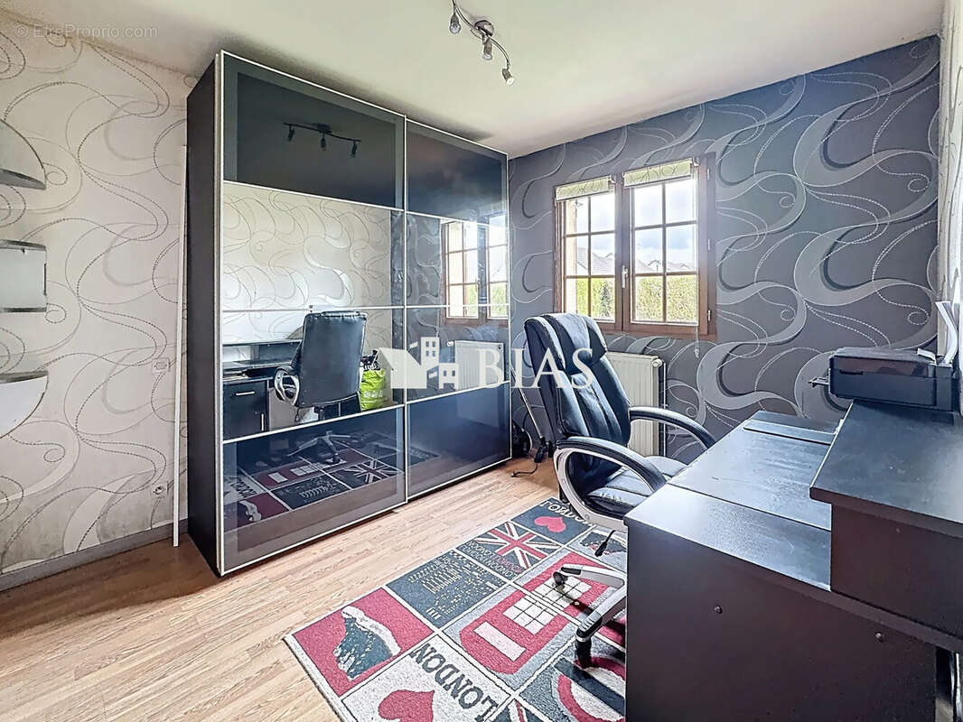 Maison à SAINT-OUEN-DE-THOUBERVILLE