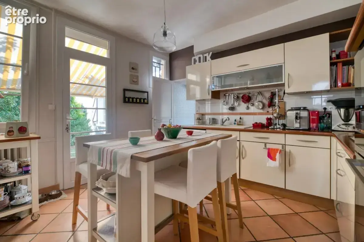 Maison de 8 pièces de 193 m² située à Toulouse - photo 8