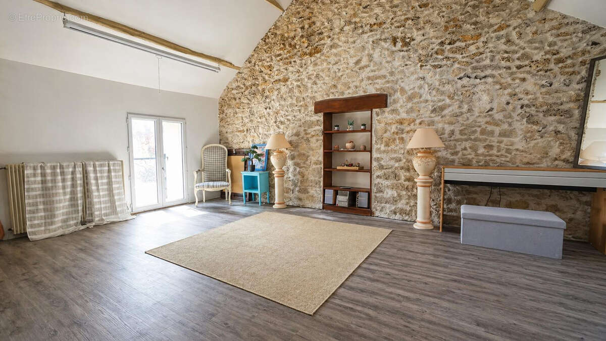 Maison à MEZIERES-SUR-SEINE