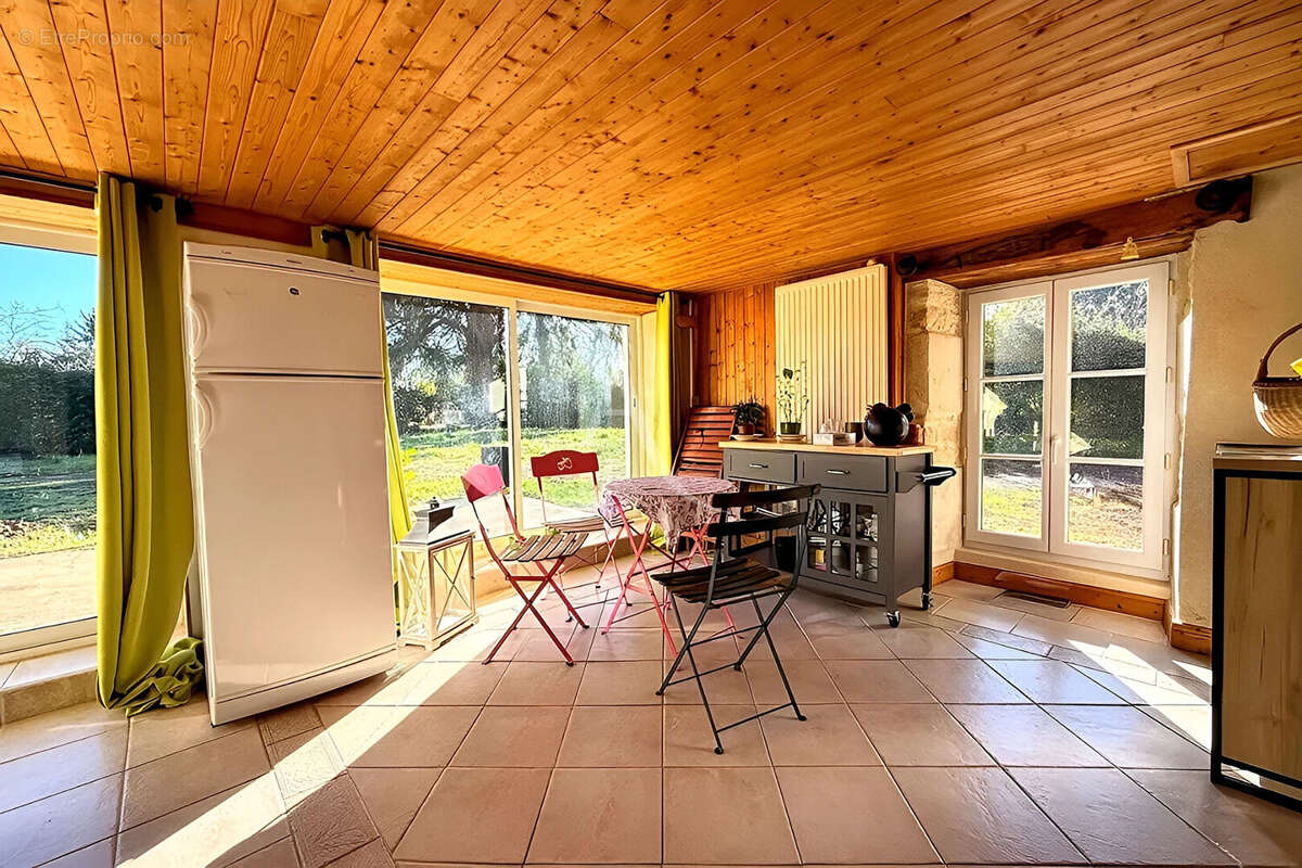 Maison à LA CAILLERE-SAINT-HILAIRE